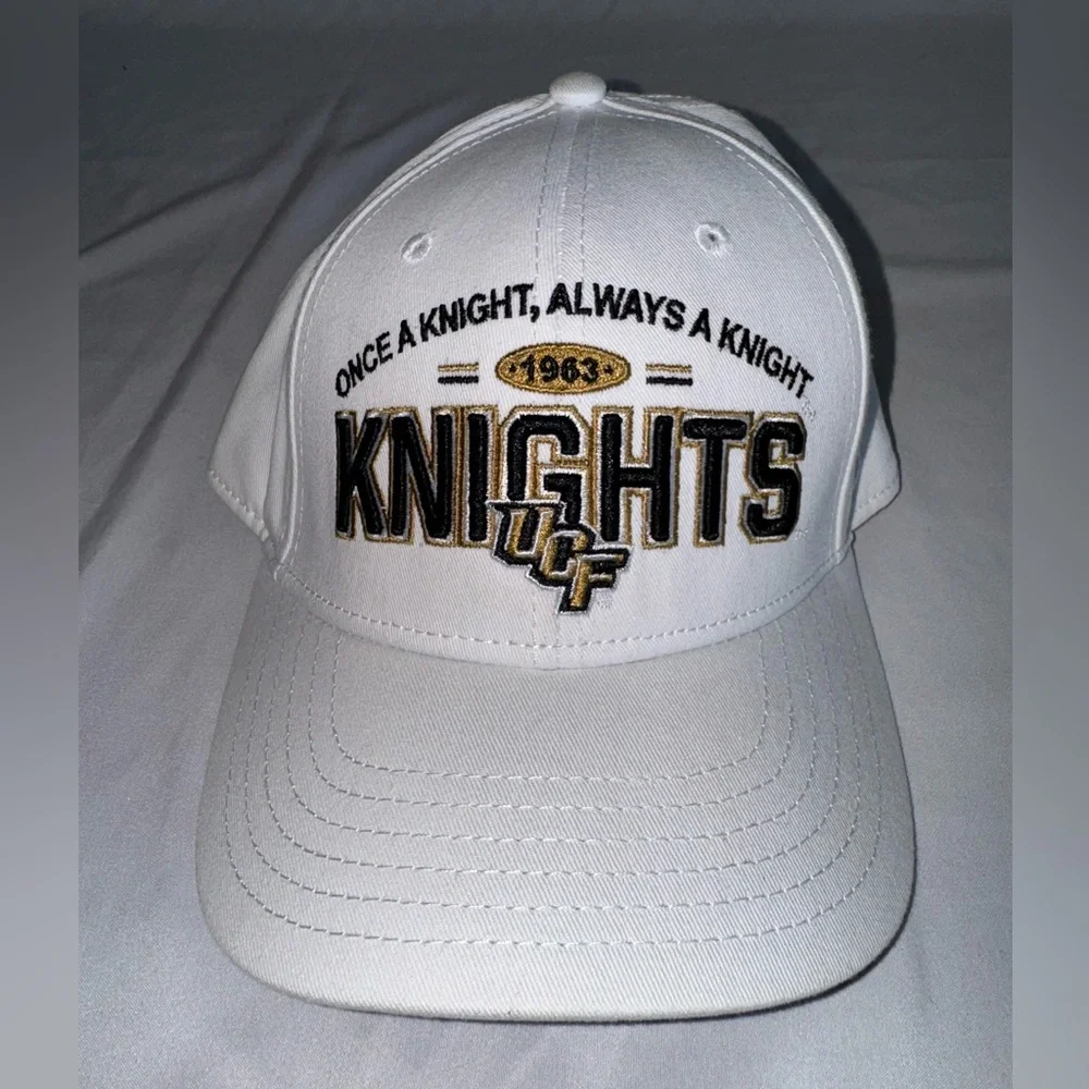 UCF KNIGHTS SNAPBACK HAT BALL CAP UNIVERSITY OF CENTRAL FLORIDA TOP OF THE WORLD